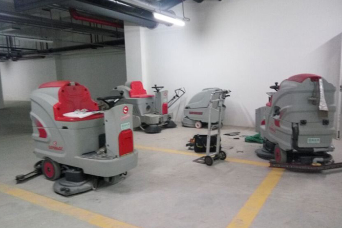 鋼廠用電動駕駛式洗地機(jī)100B