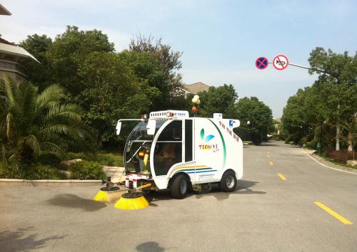 青島電動(dòng)掃地車廠家